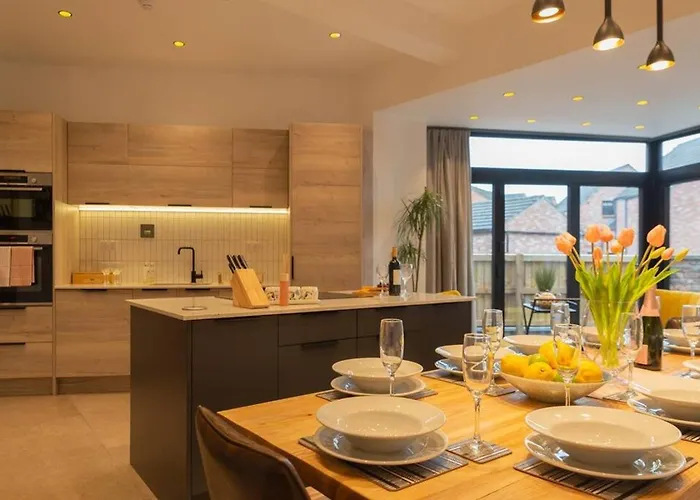 Escape 2 Unwind At The Parade, Accommodates 10
