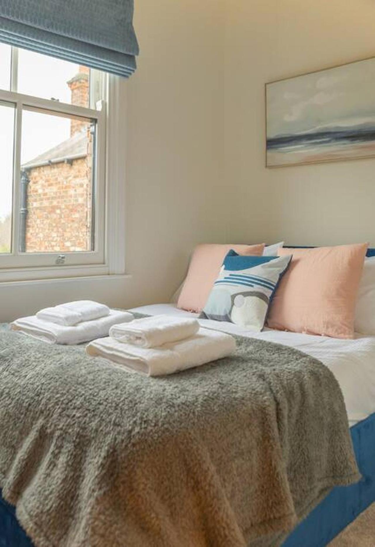 Holiday home Escape 2 Unwind At The Parade, Accommodates 10 *