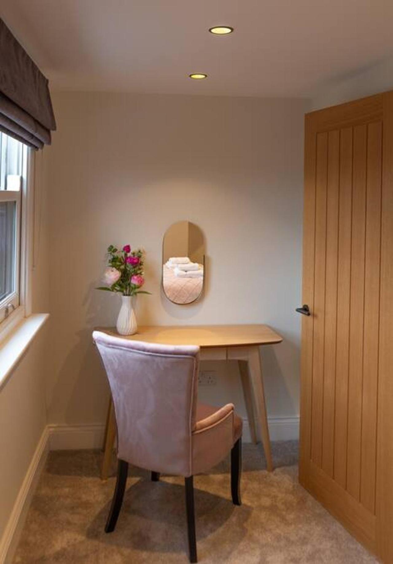 Holiday home Escape 2 Unwind At The Parade, Accommodates 10 *