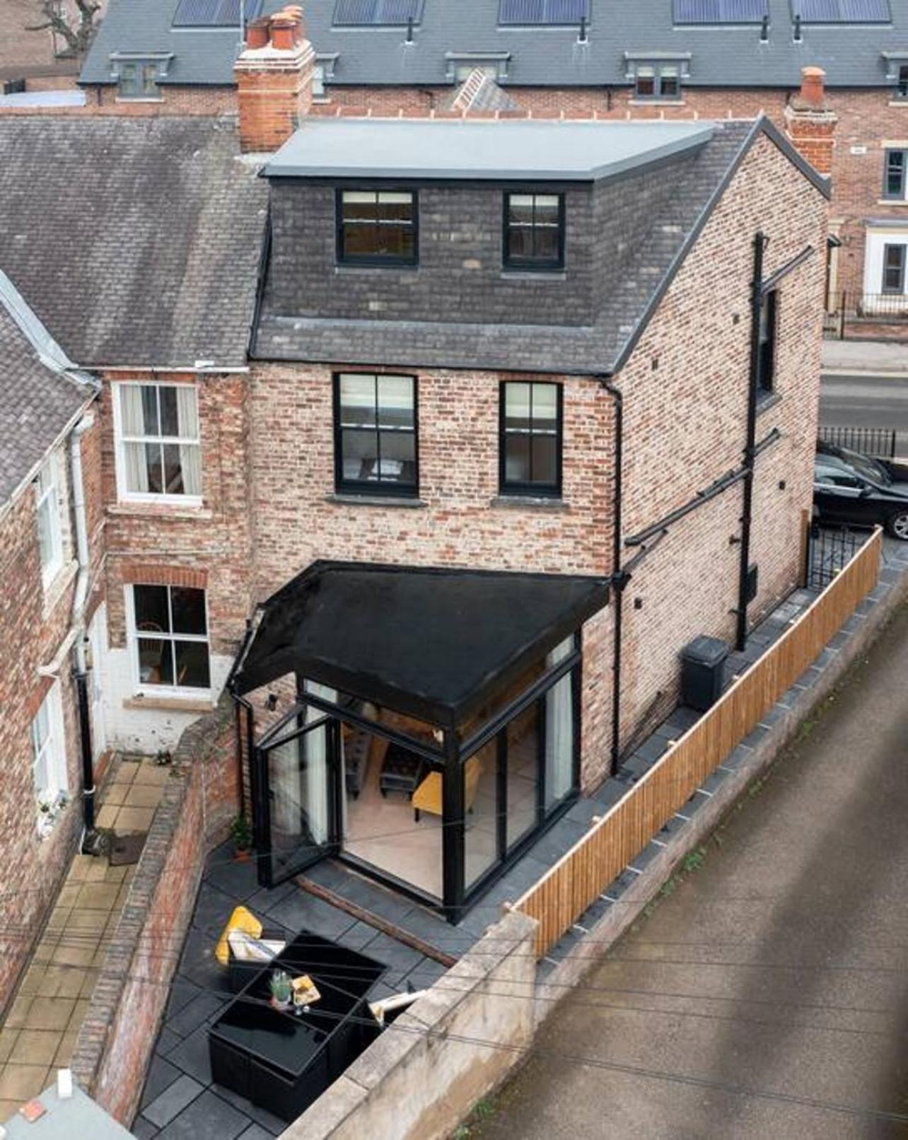 Holiday home Escape 2 Unwind At The Parade, Accommodates 10 *